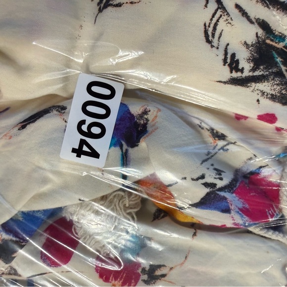 Umgee floral print romper ivory v-neck 3/4 sleeves elastic waist size small - Picture 11 of 11